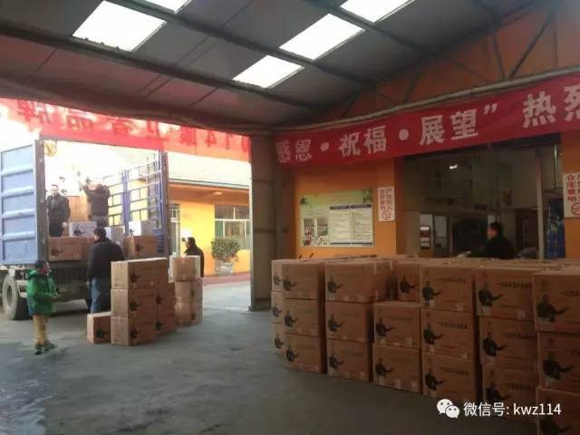 一次性水晶餐具厂家哪个正规？教你考察厂家的正确姿势（大型餐馆服务必读）
